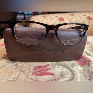 Ernest Hemingway Tortoise Unisex Eyeglass Frames and Case—New!